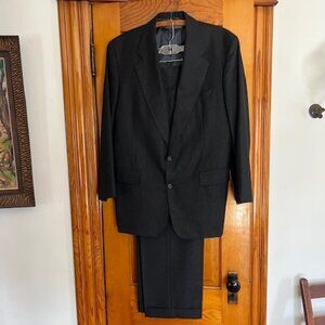 Vintage Brooks Brothers Grey 2-piece Golden Fleece Suit 100% pure wool
